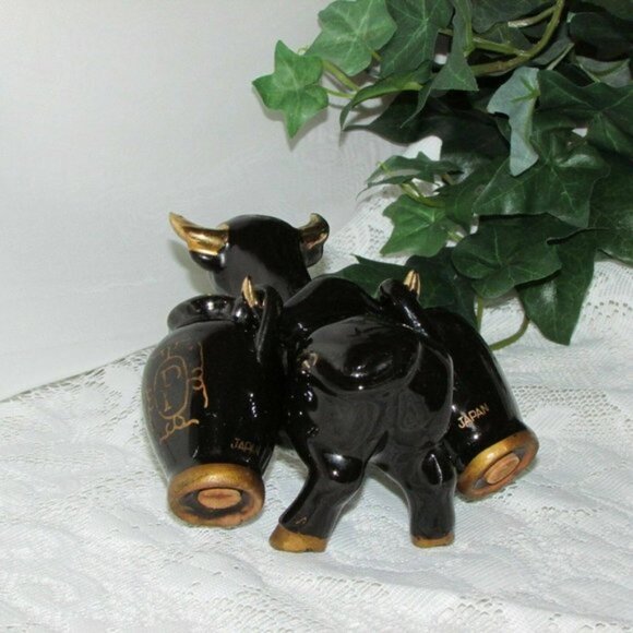Vintage Salt & Pepper Shakers 3 pc Set Ox & Jugs Cow Bull - Picture 5 of 10